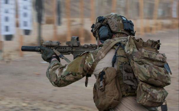 三角洲特种部队坠落之鹰无敌_三角洲特种部队5黑鹰坠落攻略视频_三角洲特种部队秘籍视频