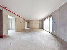 北辰E7区154平毛坯,远离马路对花园,坐北朝南