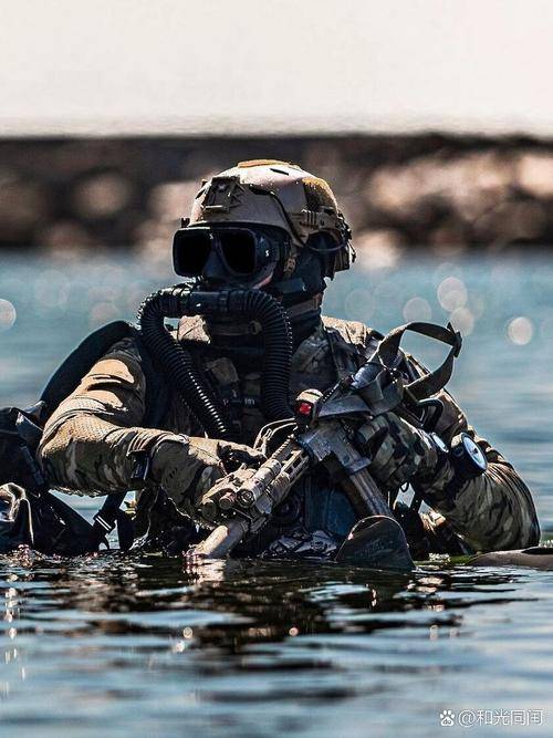 三角洲特种部队坠落之鹰无敌_三角洲特种部队4黑鹰坠落_三角洲特种兵黑鹰坠落