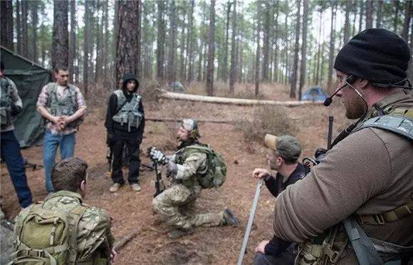 三角洲特种部队坠落之鹰无敌_三角洲特种部队4黑鹰坠落_三角洲特种兵黑鹰坠落