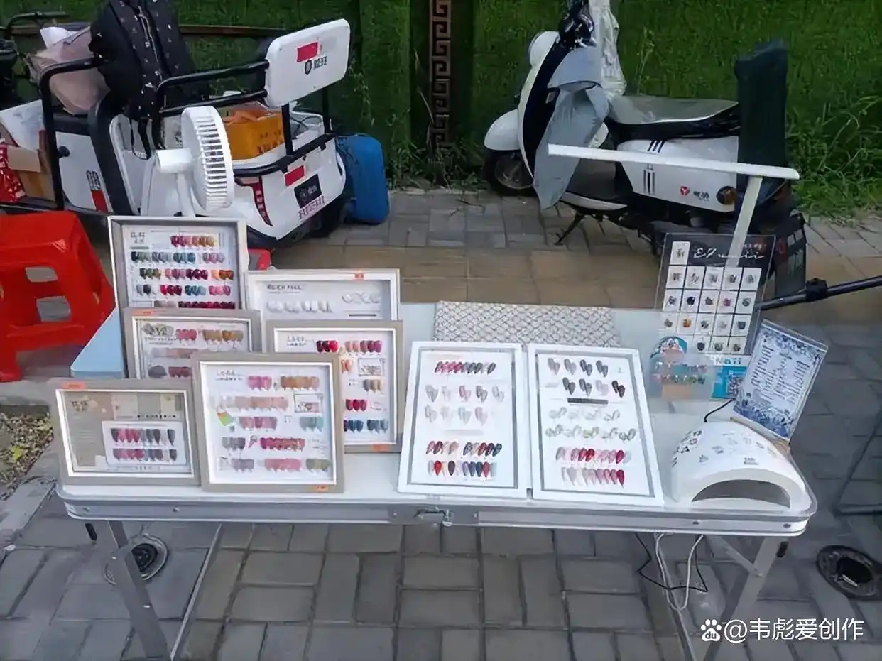 马年小本赚钱好商机_手工创意饰品市场分析_摆摊美甲盈利模式