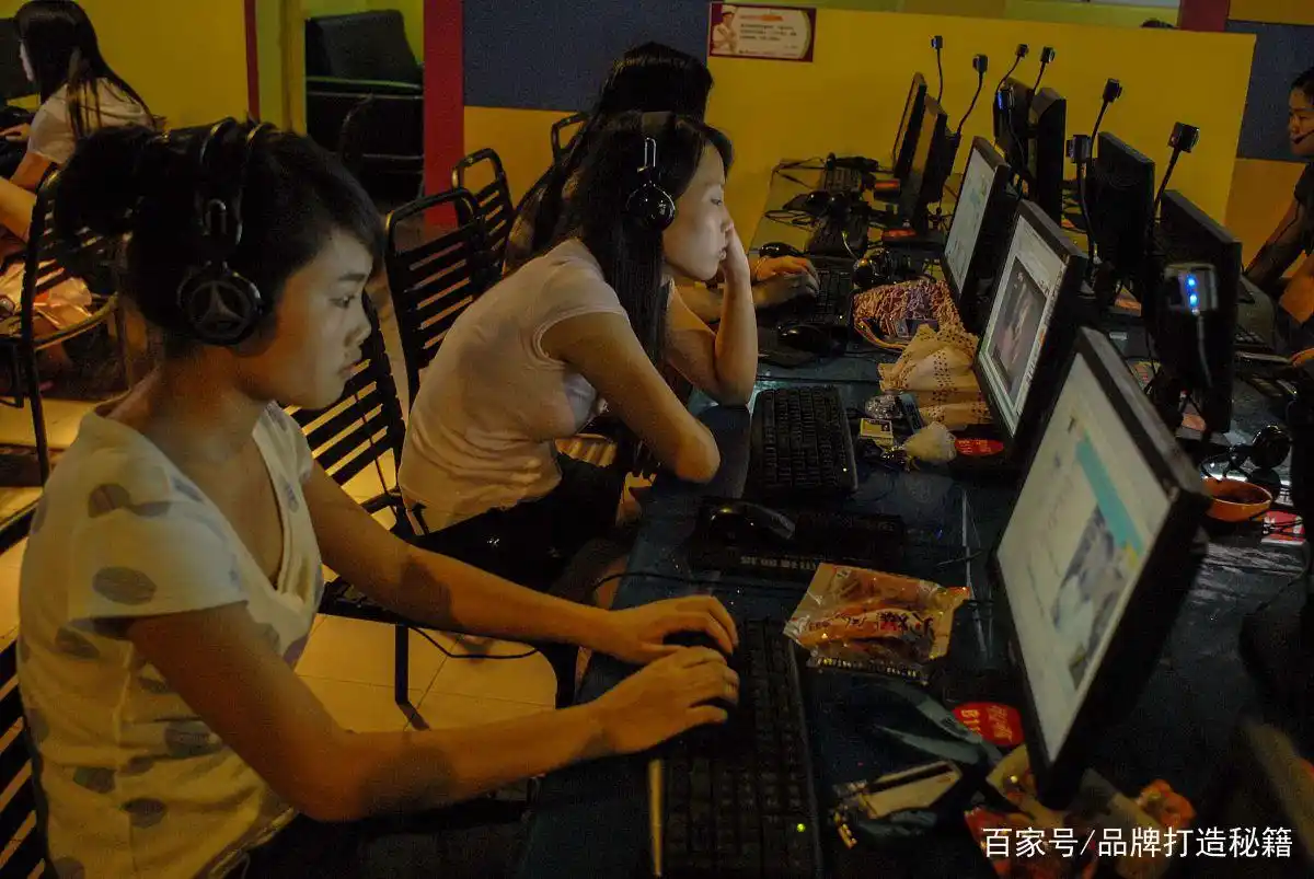 什么样的网吧赚钱_网吧盈利模式创新_网吧装修创新案例