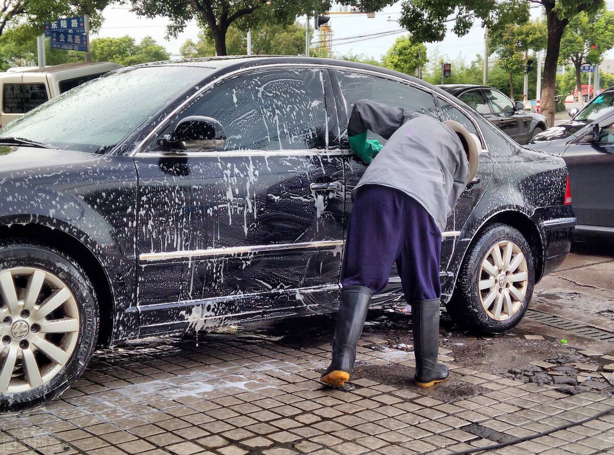 洗车店锁客营销策略_开汽车美容店赚钱_深圳洗车店盈利700万案例