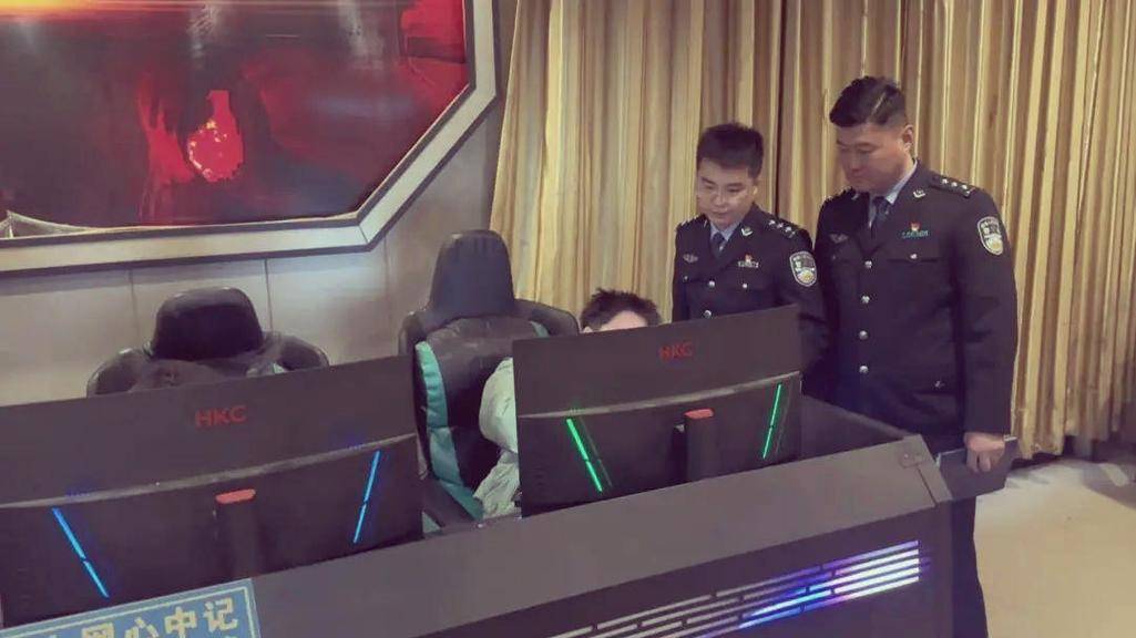 什么游戏开挂能赚钱_菏泽成武警方打击游戏外挂案件_利用游戏外挂获利的犯罪团伙