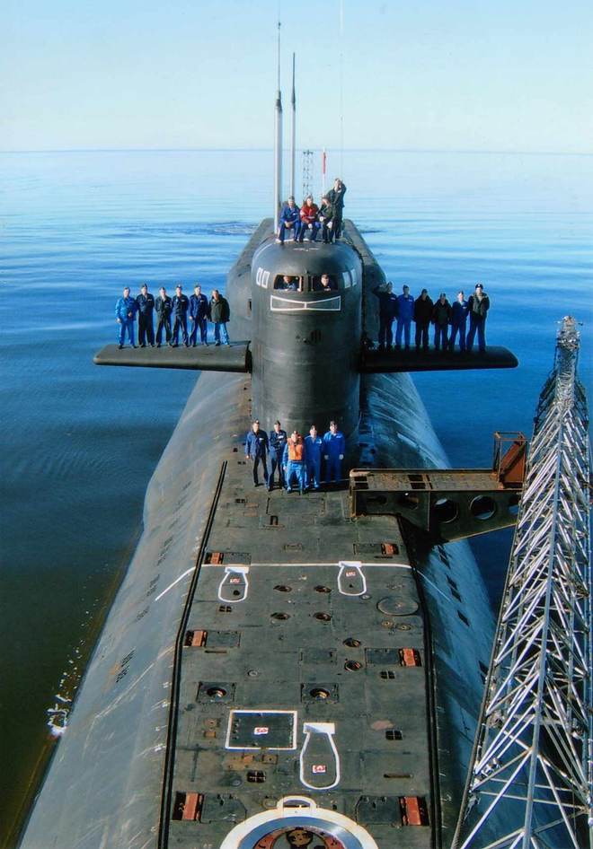 俄潜射导弹_俄三艘核潜艇_俄“三角洲”级弹道导弹战略核潜艇