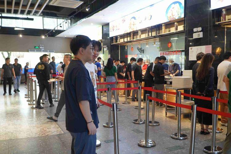 开什么餐饮赚钱_学校食堂承包 利润下降 竞争压力