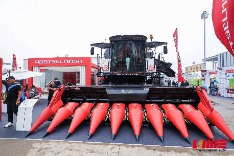 2025年玉米收获机销售额排名_2025年玉米收获机补贴销量排名_勇猛玉米收割加抛送器