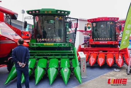 2025年玉米收获机销售额排名_勇猛玉米收割加抛送器_2025年玉米收获机补贴销量排名