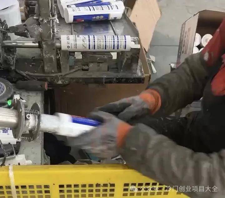 门市做什么赚钱_玻璃胶加工_门帘加工安装