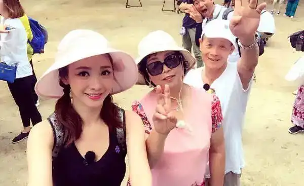 我努力赚钱是让父母_我努力赚钱是为了父母_赚钱父母努力是什么意思