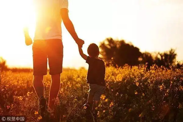 我努力赚钱是为了父母_我努力赚钱是让父母_赚钱父母努力是什么意思