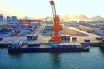 泊位全开 货流不息 武宣龙从码头生产劲头足