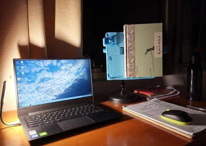 不上班的年轻人如何搞钱_不上班靠基金赚钱_自由职业赚钱方式