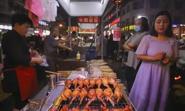 前几年好的小本赚钱生意_农村电子商务采购_特色大排档