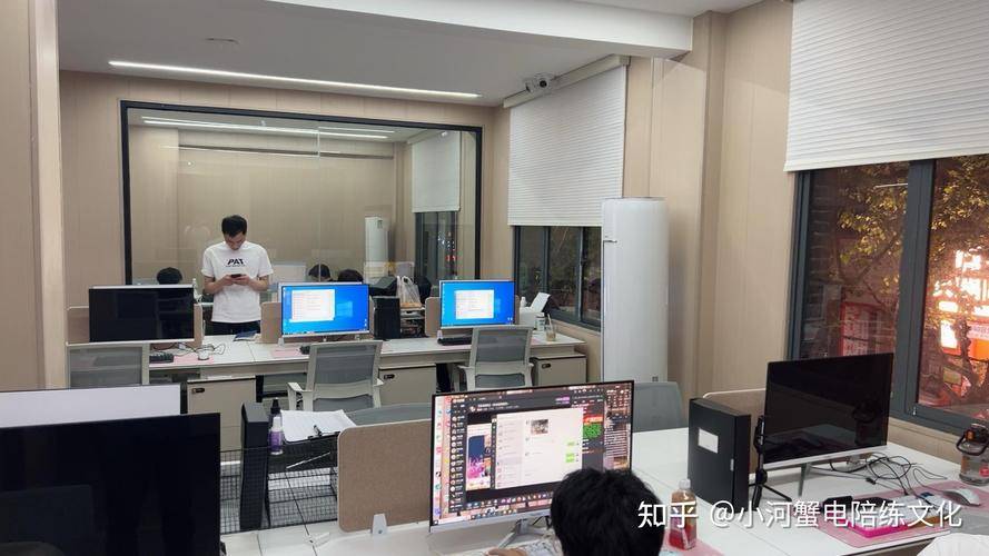 打什么游戏可以赚钱_普通人靠游戏赚钱的现状_年轻人把打游戏当理想职业