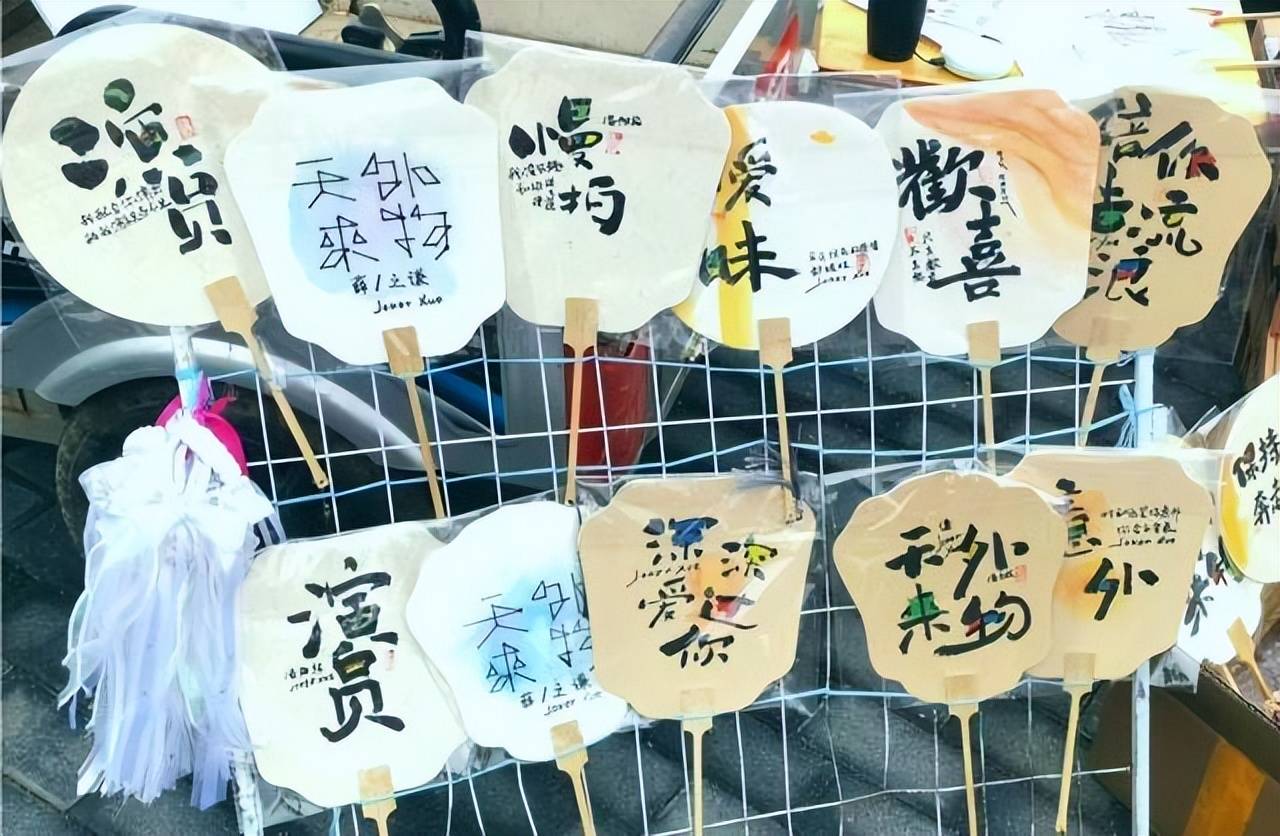 学生怎样利用微信赚钱_地推技巧和策略_地推怎么做最有效