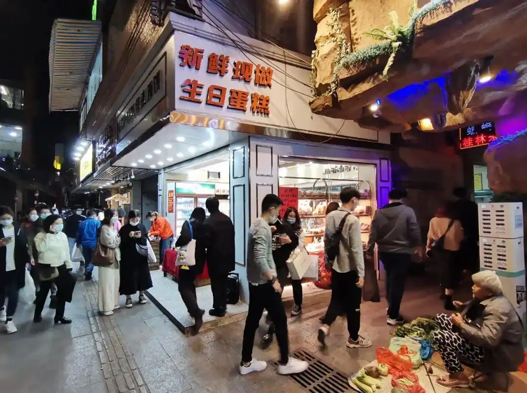 城中村餐饮店经营策略_湛江做什么生意好赚钱_餐饮店选址分析