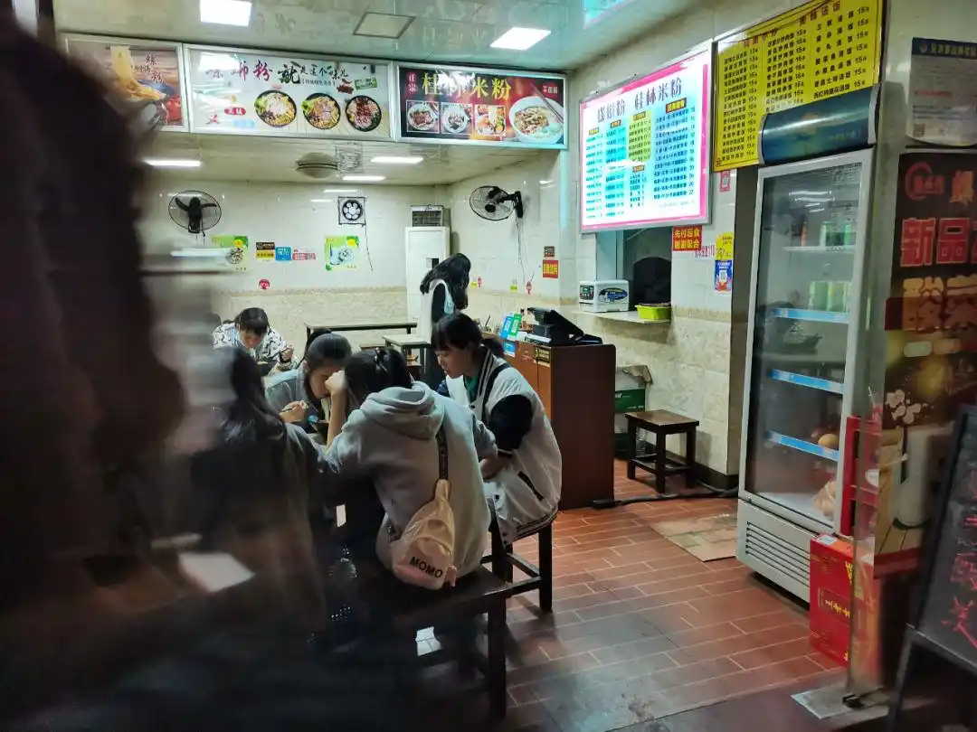 餐饮店选址分析_湛江做什么生意好赚钱_城中村餐饮店经营策略