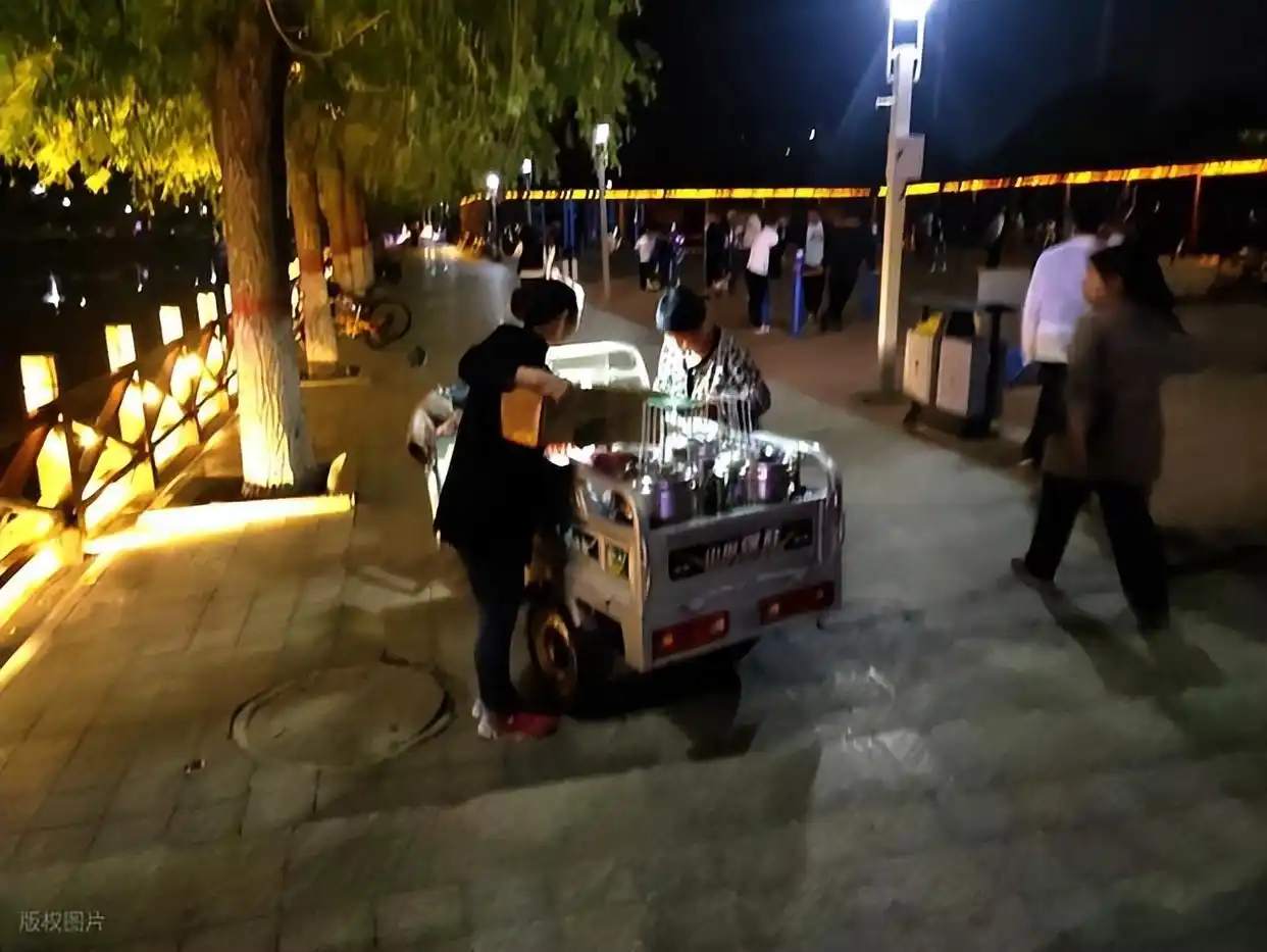煎饼果子烤冷面_小吃类_夜市卖什么赚钱
