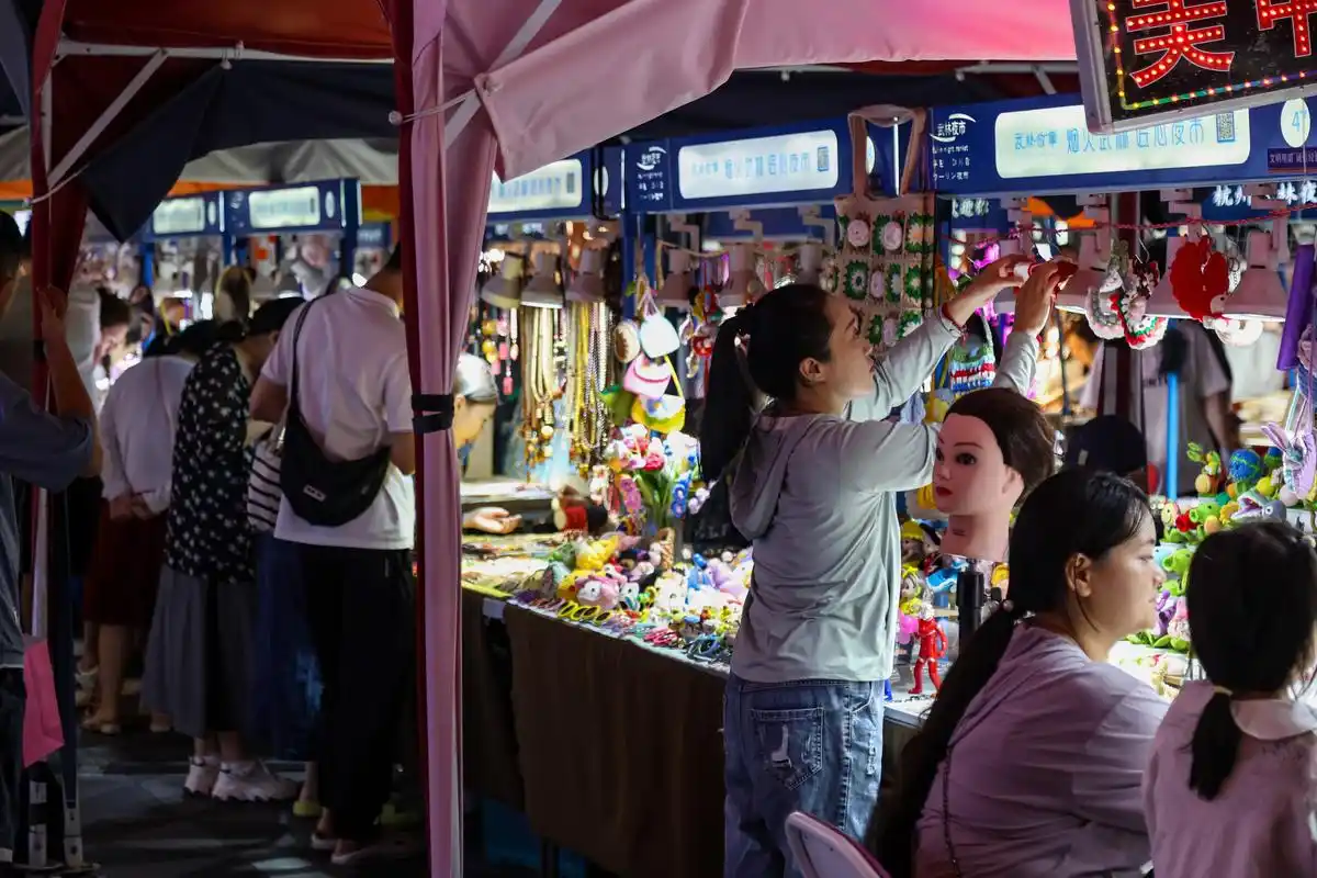 新手零门槛夜市副业_夜市卖什么赚钱_夜市摆摊小众品类