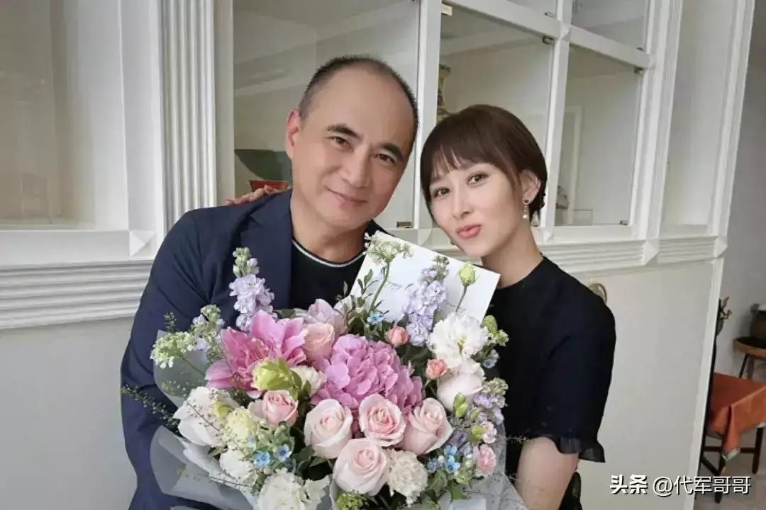 你赚钱养家我貌美如花_美女嫁穷老公_女明星婚姻选择