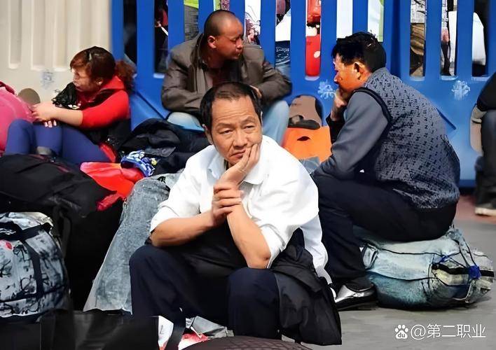 无上限刷邀请赚钱_中年失业送外卖_地推app拉新赚钱
