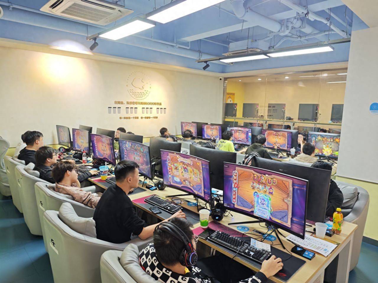 开网吧赚钱_网吧投资回报率_网吧行业复苏