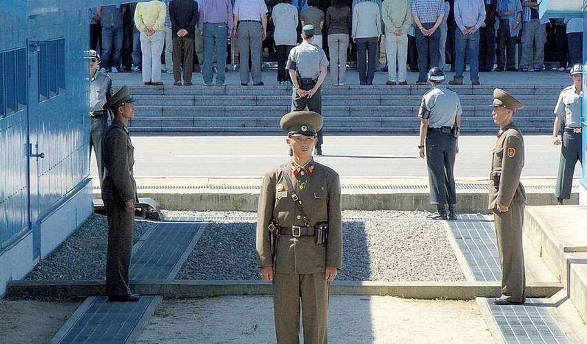 朝鲜赚钱_朝鲜半岛局势紧张 驻韩美军 美国总统大选特朗普