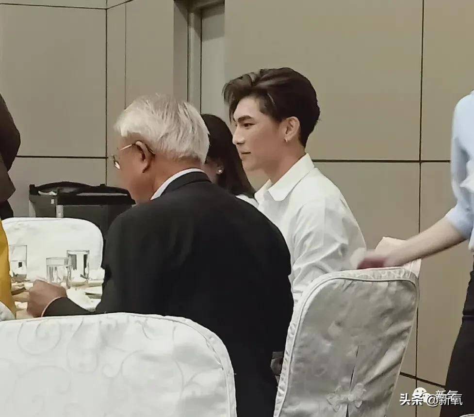 泰娱新生代艺人的奇特业务_当代泰娱艺人的神奇副业_自明星赚钱